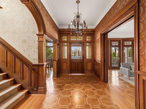 31 Hamilton Ave, Weehawken NJ 07086