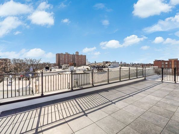 810 6th St, Union City NJ 07087