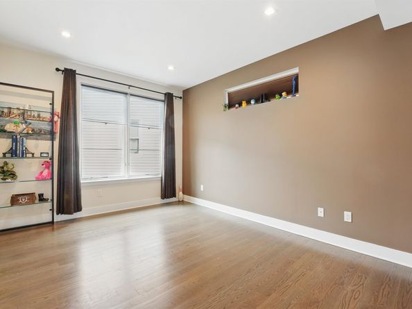 26 Hudson Terrace, Edgewater NJ 07020