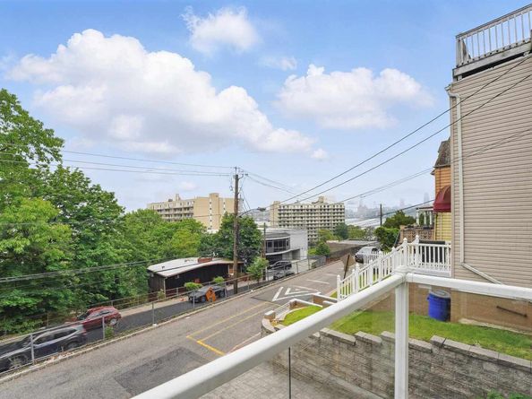 26 Hudson Terrace, Edgewater NJ 07020