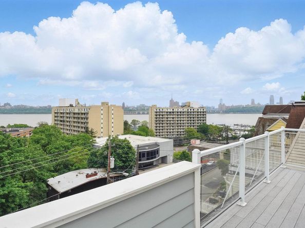 26 Hudson Terrace, Edgewater NJ 07020