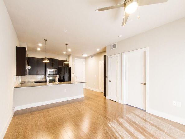 2804 Treble LN 902, Austin TX 78704