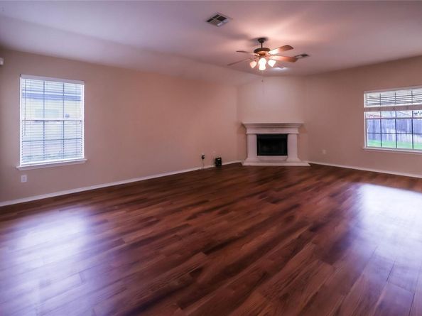 1305 Willow Bluff DR, Pflugerville TX 78660