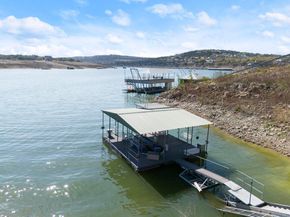 1405 Cat Hollow Club DR, Spicewood TX 78669