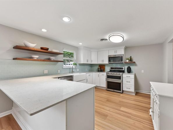 406 E 2nd ST, Georgetown TX 78626