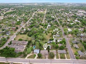 406 E 2nd ST, Georgetown TX 78626