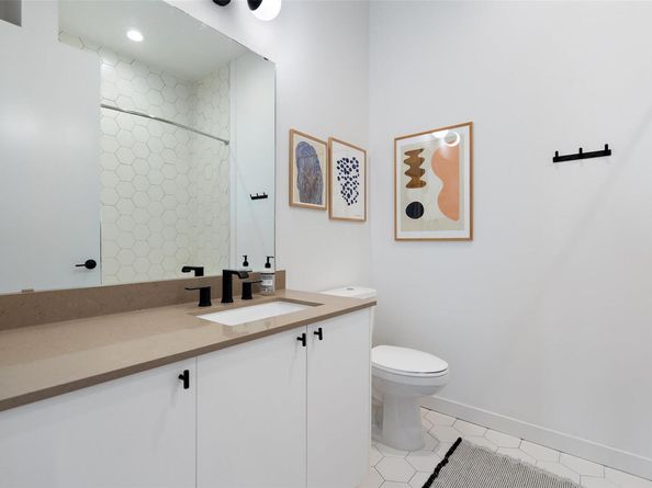 800 Embassy DR 537, Austin TX 78702