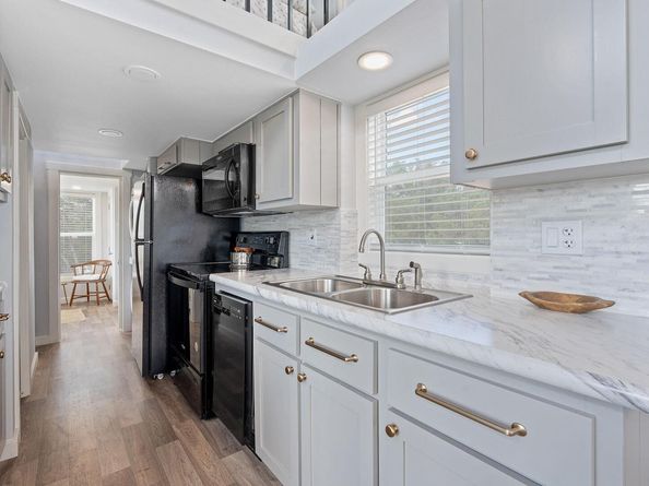 635 Ivean Pearson RD, Lago Vista TX 78645