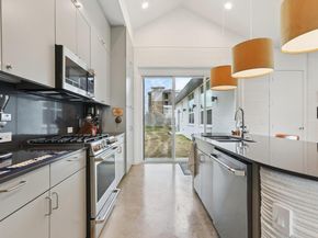 112 Red Maple LN, Georgetown TX 78628