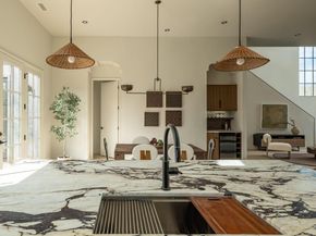 2015 Holland Ave, Austin TX 78704