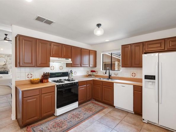 9833 Briar Ridge DR, Austin TX 78748