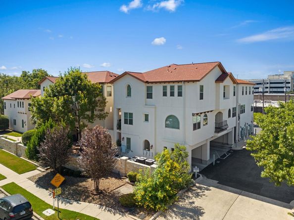 2207 Pasadena DR 10, Austin TX 78757