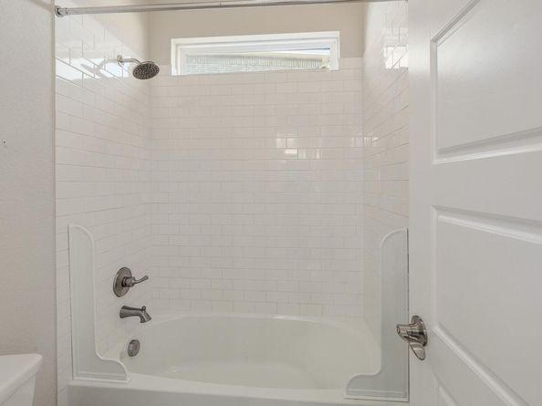 120 Sanco DR, Liberty Hill TX 78642