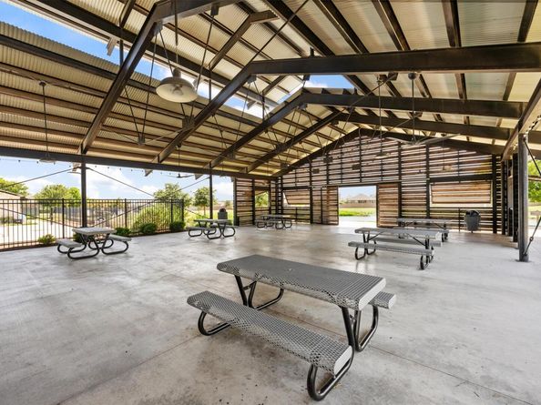 316 Shiner LN, Georgetown TX 78626