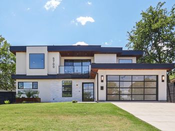 5700 Louise LN