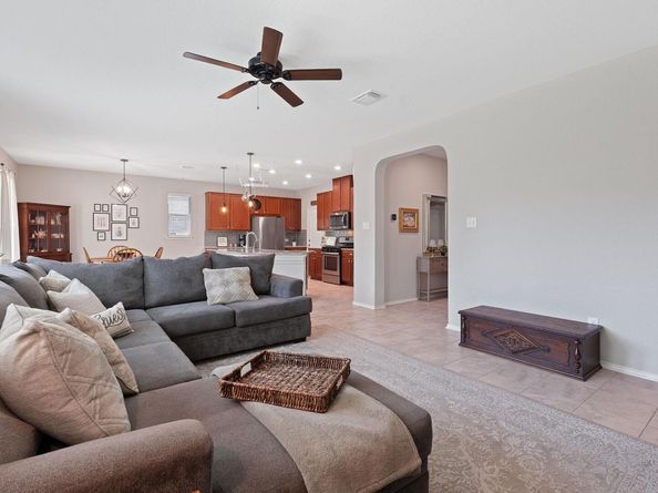 476 Sheepshank DR, Georgetown TX 78633