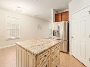 1310 Parmer LN 1902, Austin TX 78727
