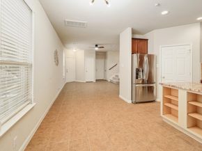 1310 Parmer LN 1902, Austin TX 78727