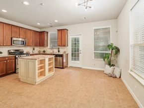 1310 Parmer LN 1902, Austin TX 78727
