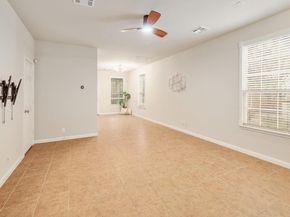1310 Parmer LN 1902, Austin TX 78727