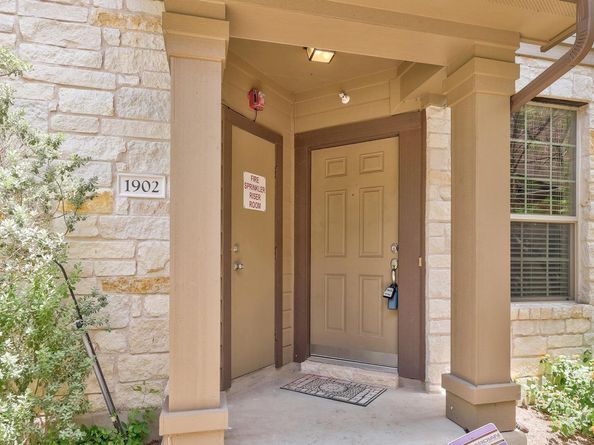 1310 Parmer LN 1902, Austin TX 78727