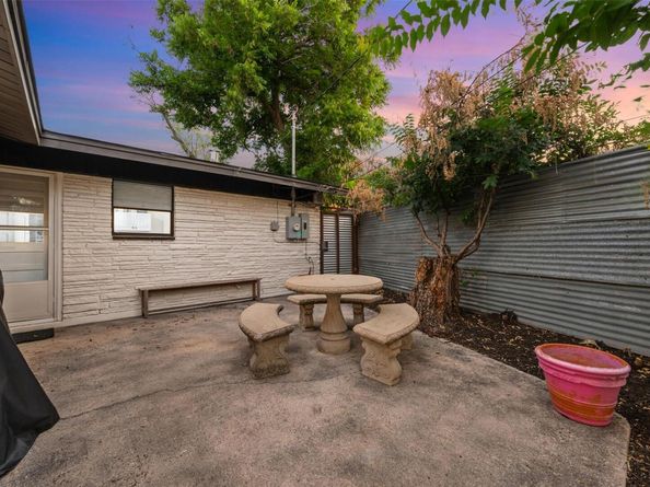 1806 Rogge LN, Austin TX 78723