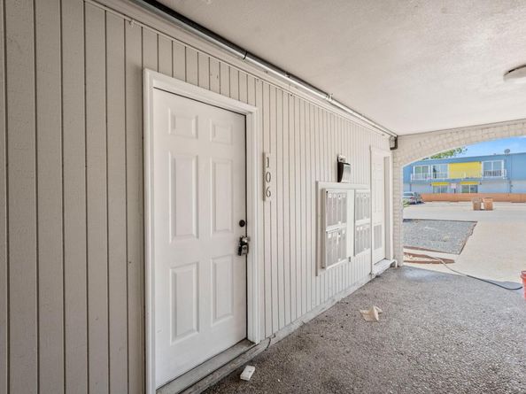 300 E Croslin ST 106, Austin TX 78752