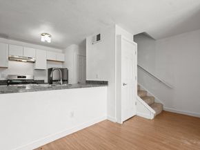 300 E Croslin ST 106, Austin TX 78752