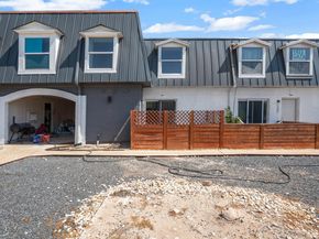 300 E Croslin ST 106, Austin TX 78752