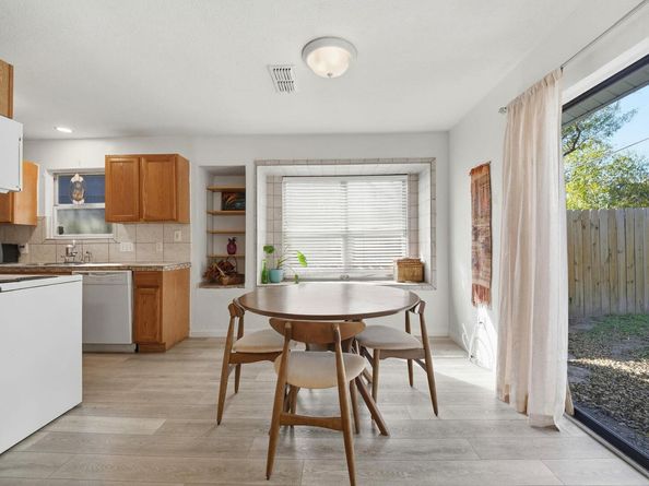 5704 Hammermill RUN, Austin TX 78744