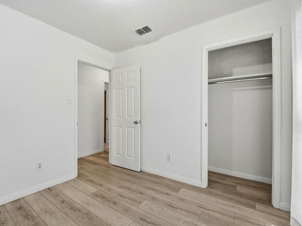 5704 Hammermill RUN, Austin TX 78744