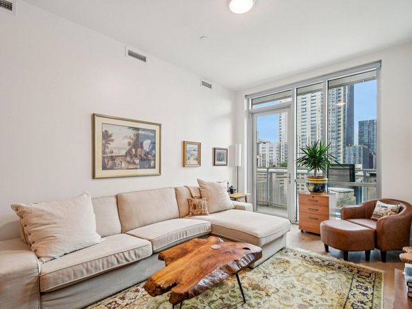 222 West Ave 1211, Austin TX 78701