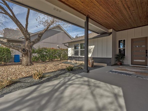 2404 Monarch DR, Austin TX 78748