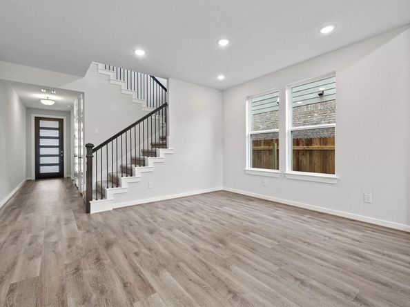 144 Alicante LN, Liberty Hill TX 78642