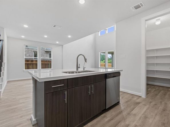 144 Alicante LN, Liberty Hill TX 78642