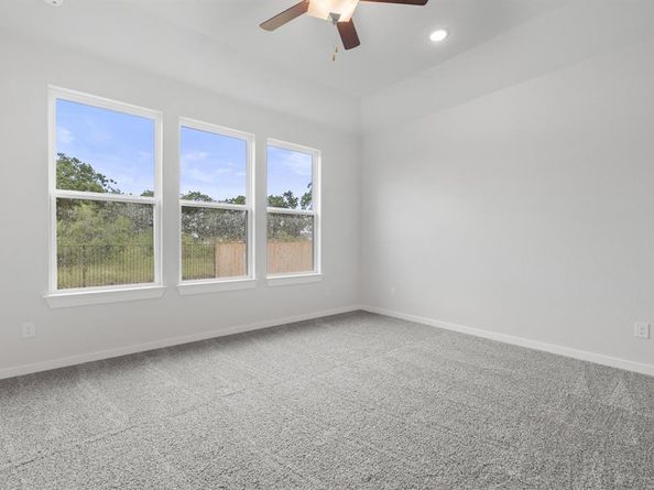 144 Alicante LN, Liberty Hill TX 78642