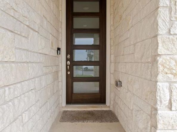 144 Alicante LN, Liberty Hill TX 78642