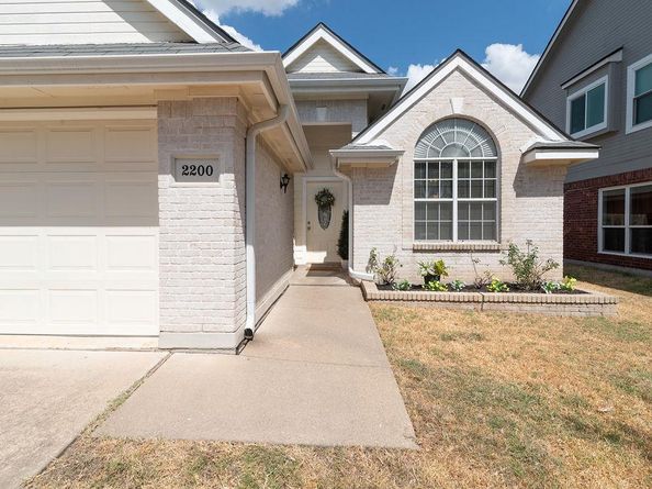 2200 Grove DR, Round Rock TX 78681