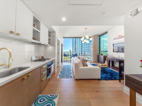 70 Rainey ST 1503, Austin TX 78701