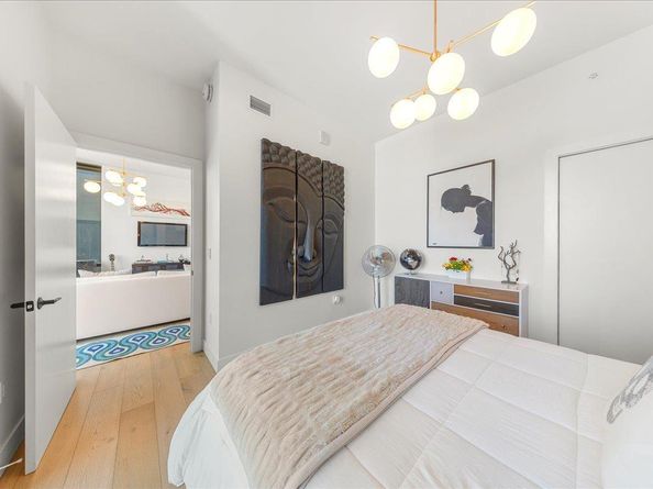 70 Rainey ST 1503, Austin TX 78701