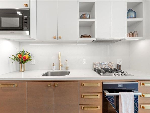 70 Rainey ST 1503, Austin TX 78701