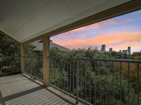 1910 Robbins PL 301, Austin TX 78705