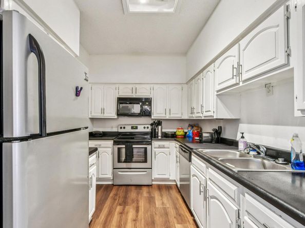 1910 Robbins PL 301, Austin TX 78705