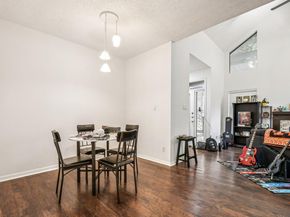 1910 Robbins PL 301, Austin TX 78705