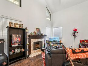 1910 Robbins PL 301, Austin TX 78705