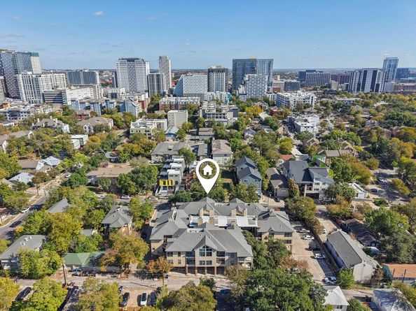 1910 Robbins PL 301, Austin TX 78705