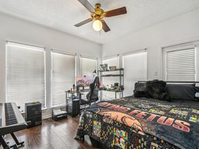 1910 Robbins PL 301, Austin TX 78705