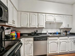 1910 Robbins PL 301, Austin TX 78705