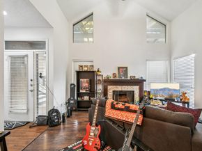 1910 Robbins PL 301, Austin TX 78705