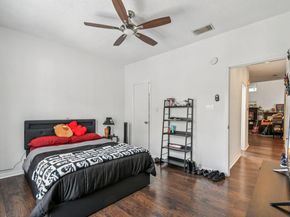 1910 Robbins PL 301, Austin TX 78705